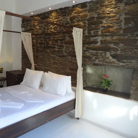 Korthi By The Seaside. Órmos