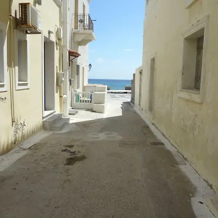 Korthi By The Seaside. Apartamento