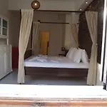 Апартаменты Korthi By The Seaside. Ormos (Andros)