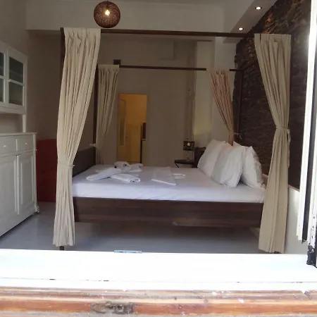 Apartment Korthi By The Seaside. Ormos (Andros)