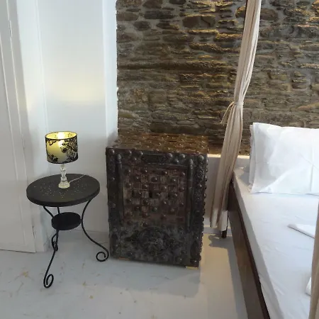 Korthi By The Seaside. Apartment Ormos (Andros)