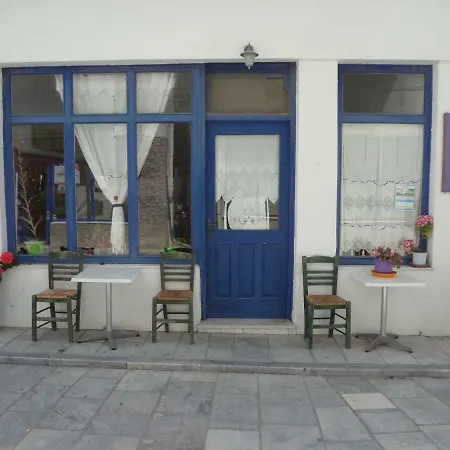 Korthi By The Seaside. Apartment Ormos (Andros)