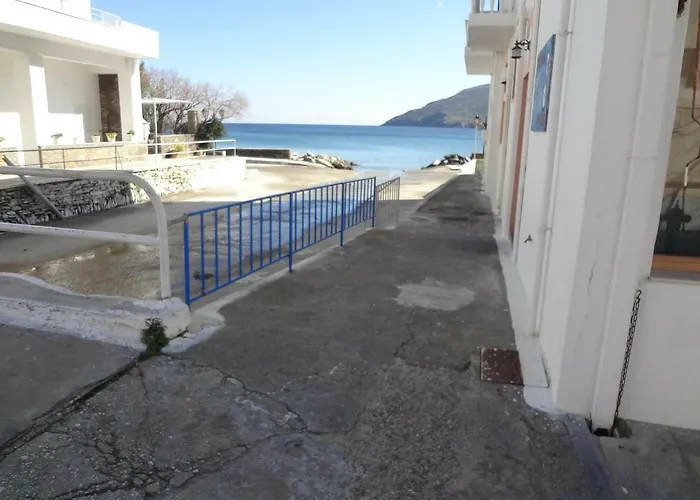 Korthi By The Seaside. Apartmán Ormos (Andros)